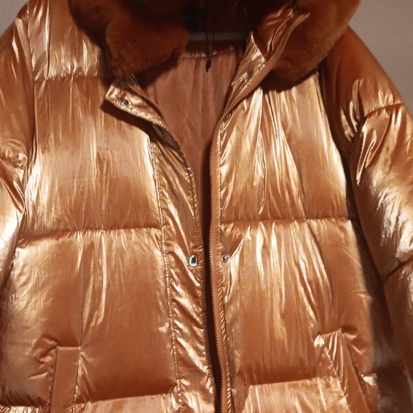 BOOHOO faux fir hoodie high shine long sleeve maxi puffer  jacket. Like new - Picture 3 of 9